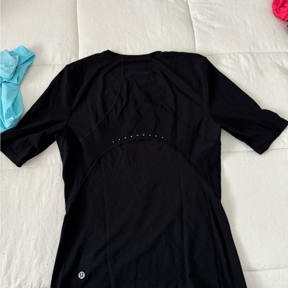 lululemon athletica Black Short Sleeve Tee